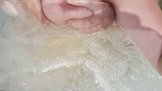 Chubby czech milf huge boobs masagge in whirpool