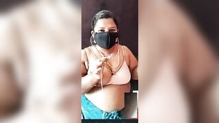 Tamil aunty talking with customer online sex