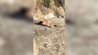 OMG! We caught the hottest tourist masturbating at a public beach (Reality)
