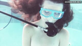Hot underwater babe Emi the mermaid
