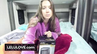 Live cam girl lets him use her hair for hairjob and cum in ponytail with before and after chats with the audience - Lelu Love