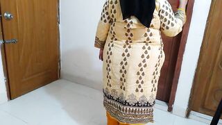 Priya Aunty Ko Jabardast Choda Dea padosi - Indian Desi MILF Aunty Fucked By Her Devar in Alone Room When Swiping House