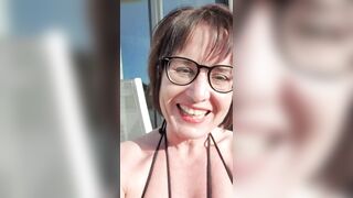 Squirt Queen outdoor squirting