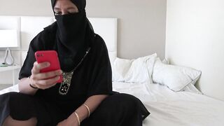 Arab Wife Tells Husband She Is Lesbian And Wants To Lick Pussy