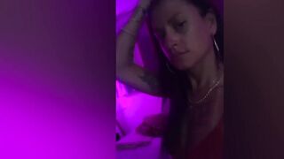 Hot Girl dancing brazilian ass