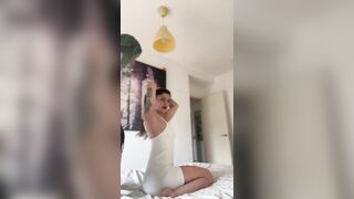 Girls fucking giving a blowjob to the dildo