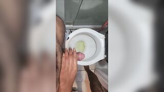Helping my male to piss and piss drink (Bônus) 05/25/2023
