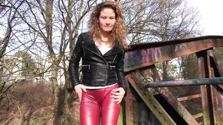 Izzy Mendosa perfect cameltoe in red shiny leggings