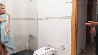 HOT BLONDE STEPMOM CAUGHT IN THE SHOWER AND SUCKS COCK