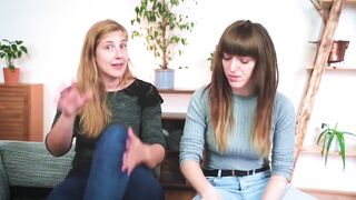 Ersties -Die Saarländerinnen Nicky F und Kate lecken und fingern sich gegenseitig