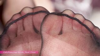 Cumming on Mommy's nylon feet after foot job