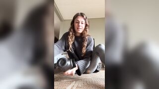 Brunette Accidentally Masturbates Pussy On TiktokLive